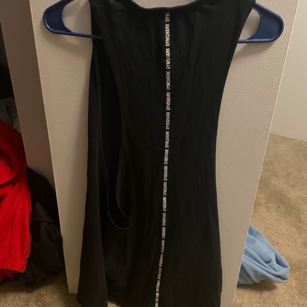 Black gymshark tank top